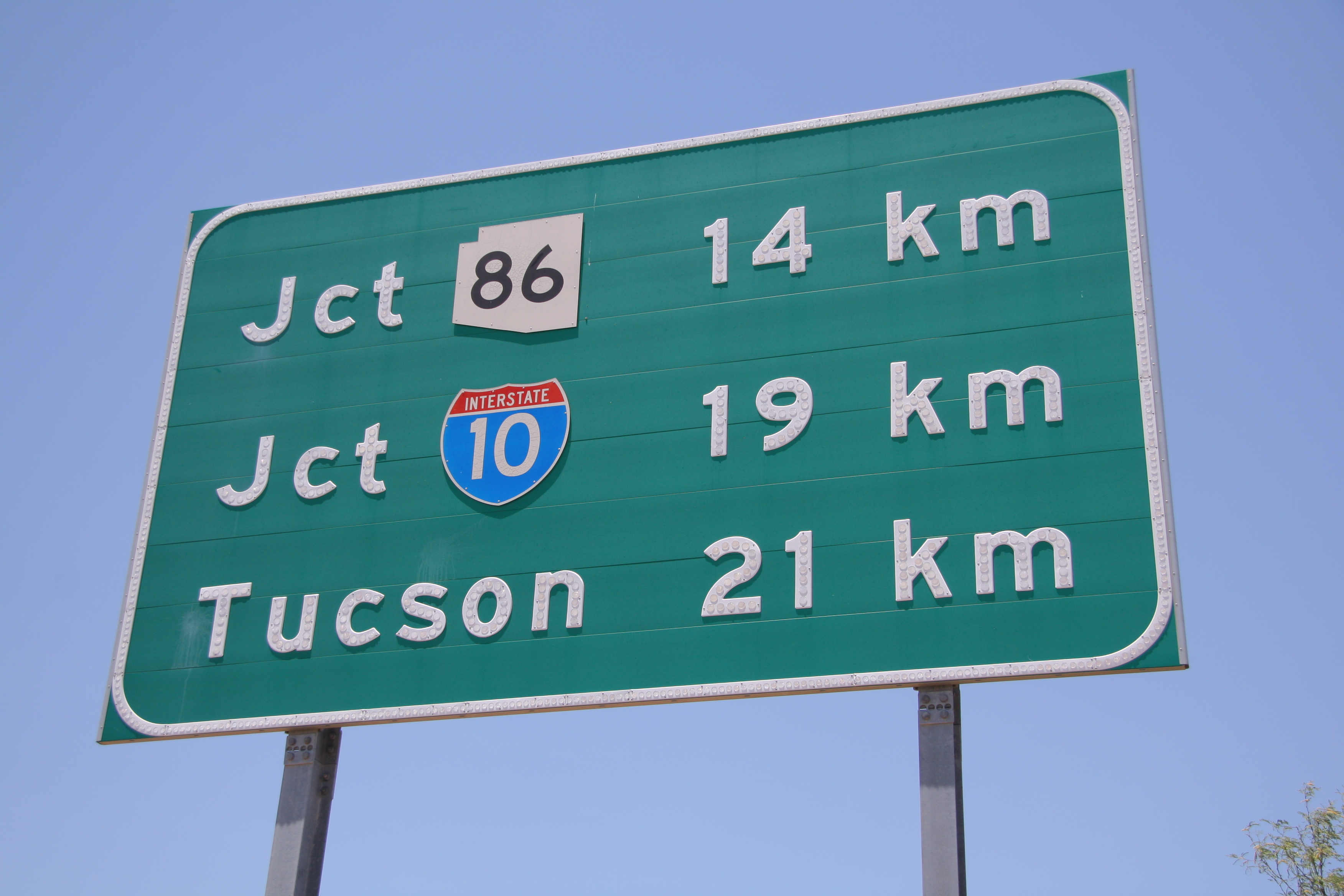 I-19 kilometer sign