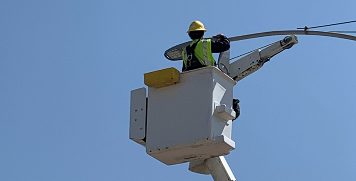 ADOT Signal Tech Worker Photo