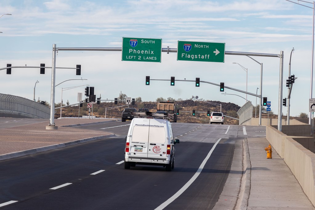 Signs at Pinnacle Peak Road interchange