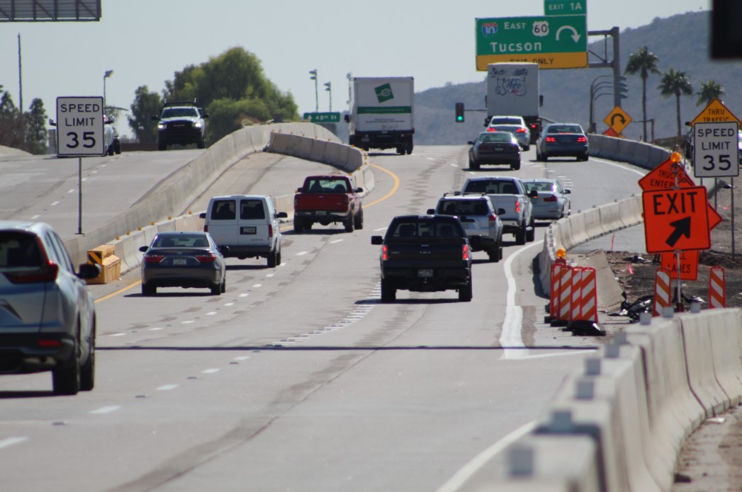 Traffic in Interstate 10 Broadway Curve construction zone