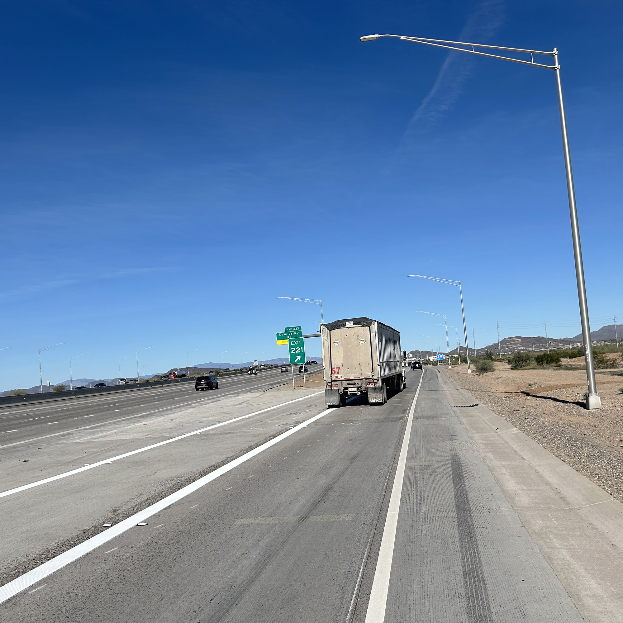 New striping at northbound I-17 exit to Loop 303