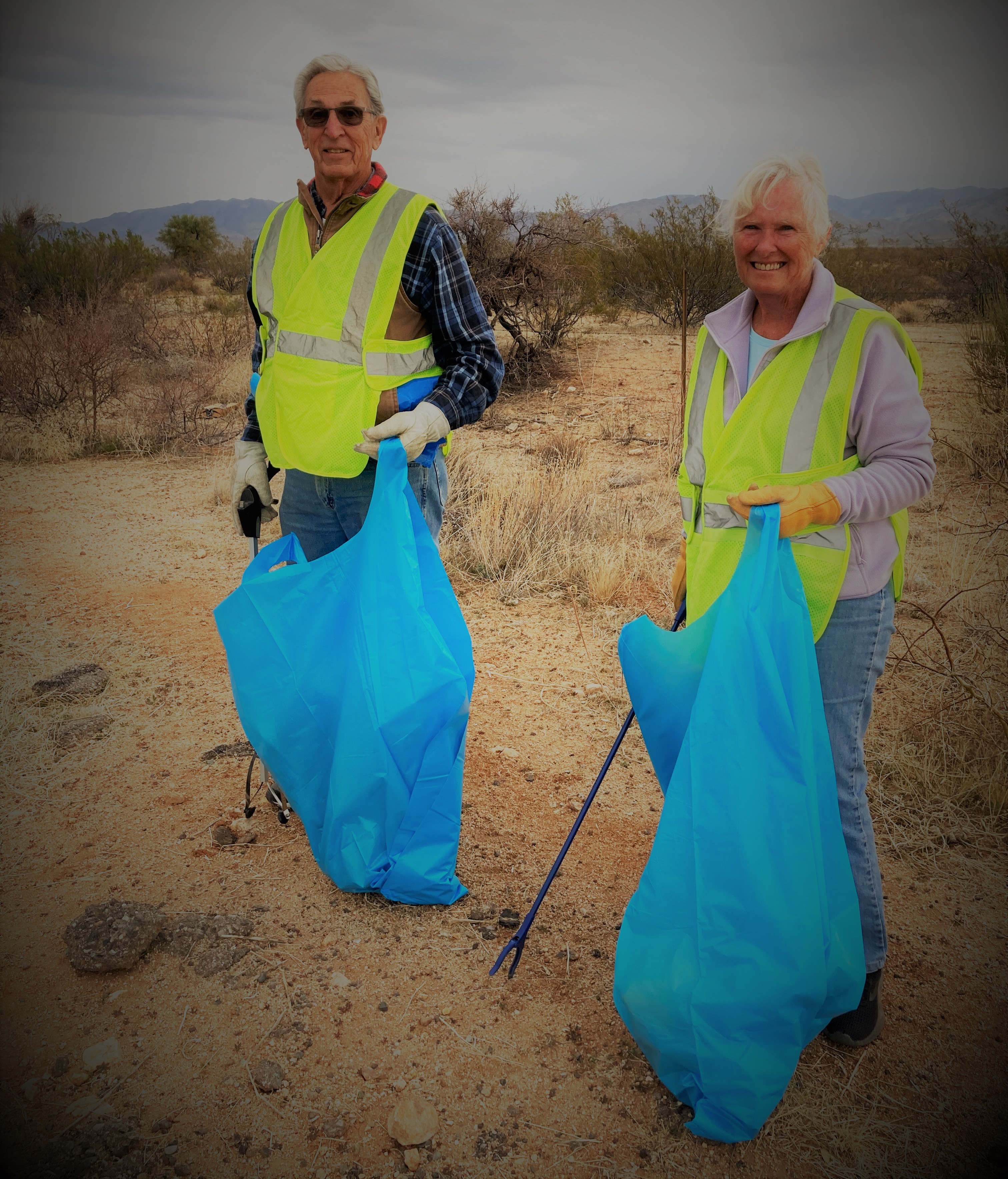 Volunteers clean up litter