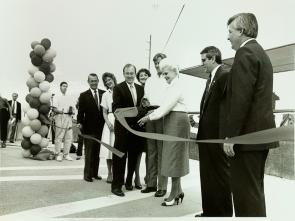 Governor Rose Mofford cutting the ribbon to State Route 51.