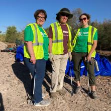 Earth Day cleanup volunteers