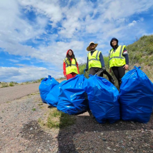 Three volunteers along SR 87