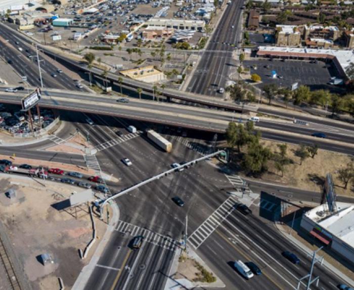 A photo of the intersection of Grand and 35th Avenues