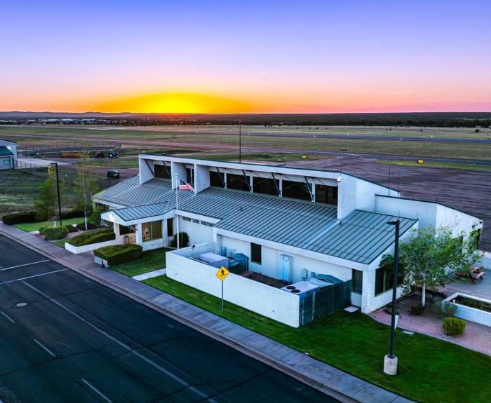 Show Low Regional Airport main building