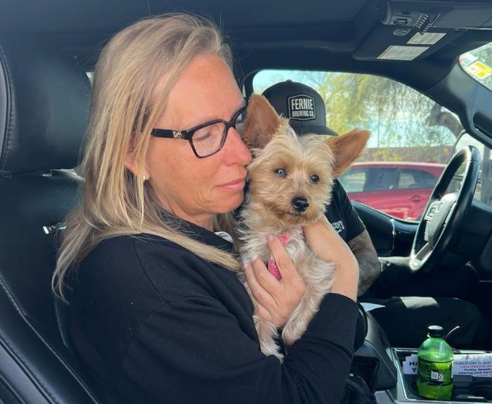 Carisa Leslie and Khloe shortly after being reunited. 