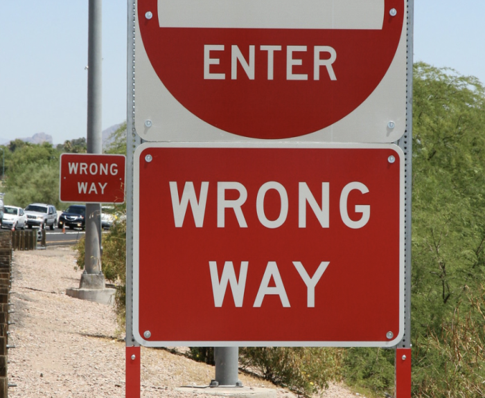 Photo of wrong way sign