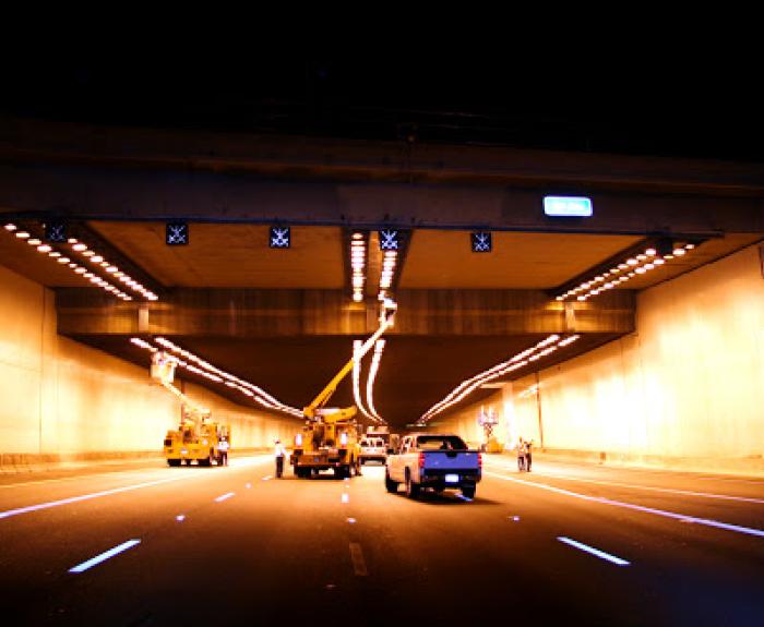 Electrical work in Tunnel