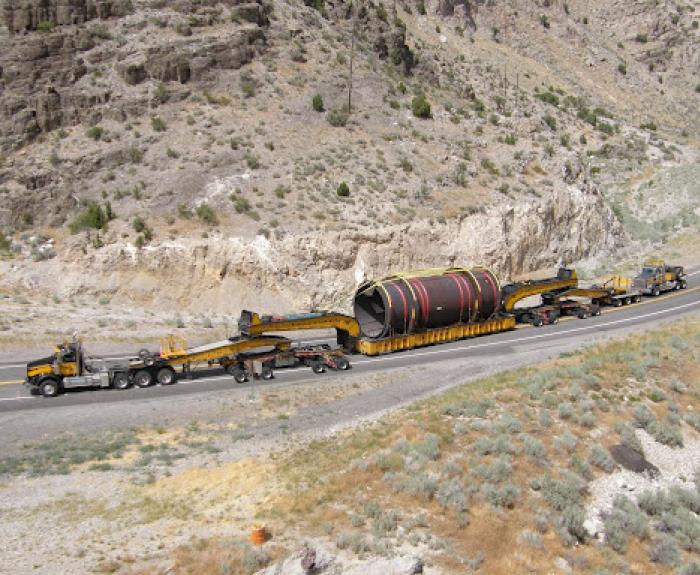 Oversized load on truck