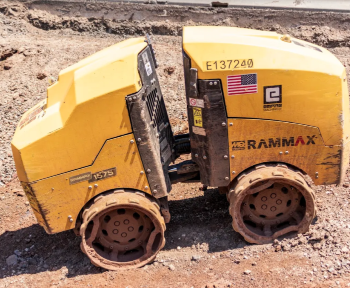 Remote-controlled trench roller