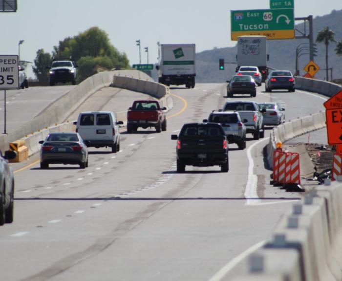 Traffic in Interstate 10 Broadway Curve construction zone