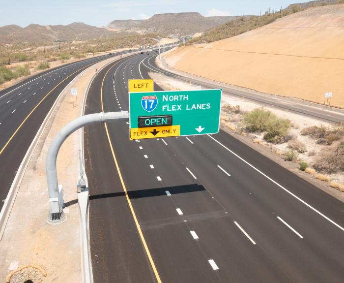 Sign marking the start of the I-17 flex lanes