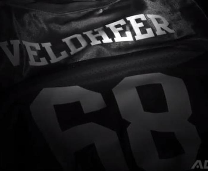 Back of Veldheer in uniform