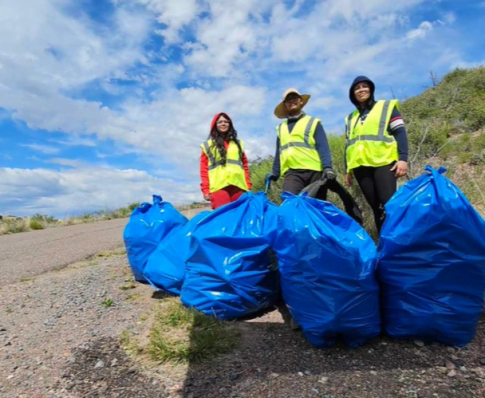 Three volunteers along SR 87